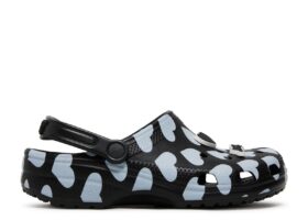 Awake NY x Classic Clog „Home Is Where The Heart Is – Black“