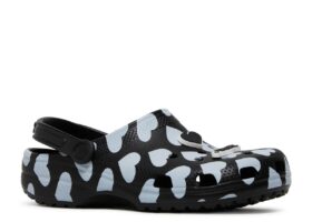 Awake NY x Classic Clog „Home Is Where The Heart Is – Black“