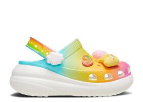Care Bears x Wmns Crush Clog „Rainbow“