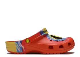 Chinatown Market x Nazouváky „Tie-Dye Smiley“