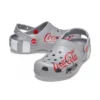 Coca-Cola x Crocs Crossover Light X – outdoorové sandály bez podpatku, volnočasové, sportovní, unisex, šedé