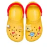Crocs x Disney Medvídek Pú Classic Platform Clog „Yellow Red“