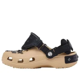 Crocs x MCM nazouváky „Irish Cream“