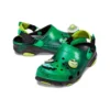 Crocs x Ron English All-Terrain Nazouvák „Area 54 Green Galaxy“