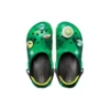 Crocs x Ron English All-Terrain Nazouvák „Area 54 Green Galaxy“