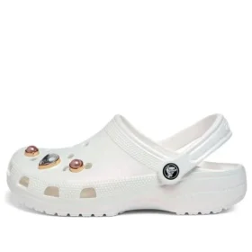Klasické nazouváky Crystals „White“