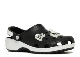 Mastermind Japan x Classic Clog „Black White“