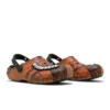 Pleasures x Dylan Clog „Orange Camo“