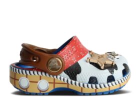 Toy Story x Classic Clog pro batolata „Woody“
