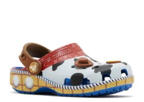 Toy Story x Classic Clog pro batolata „Woody“